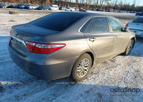2016 Toyota Camry Le z USA, uszkodzony, nr VIN 4T4BF1FK7GR577182